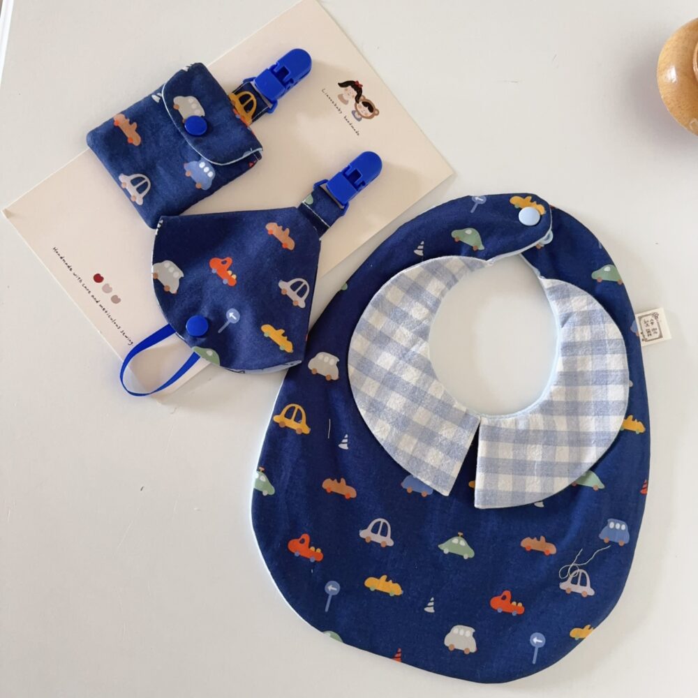 (可單買) 深藍汽車 雙面領兜  手工奶嘴鍊+防塵套 平安符袋